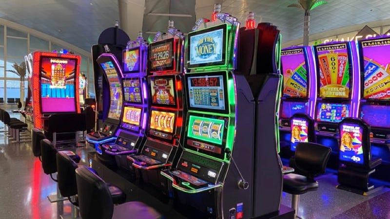 Advantages of Live Dealer Slot Games